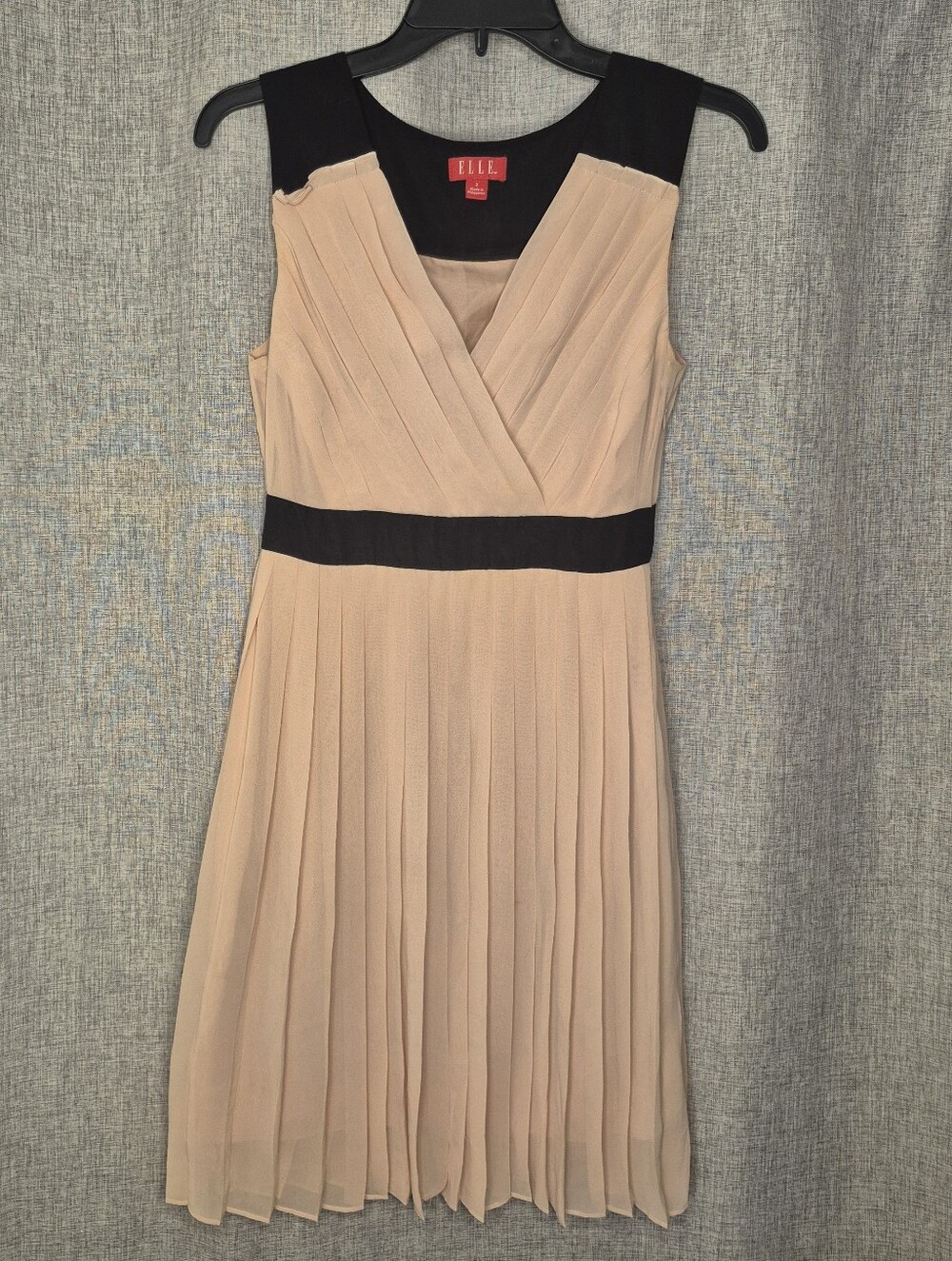 Elle Blush and Black Pleated V-Neck Sleeveless Dress